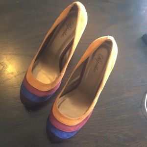 Super cute heels!